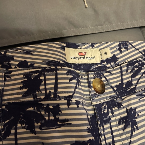 vineyard Vines island scene skinny cargo pants - Picture 3 of 4